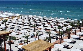 Mamaia Beach Condos 1